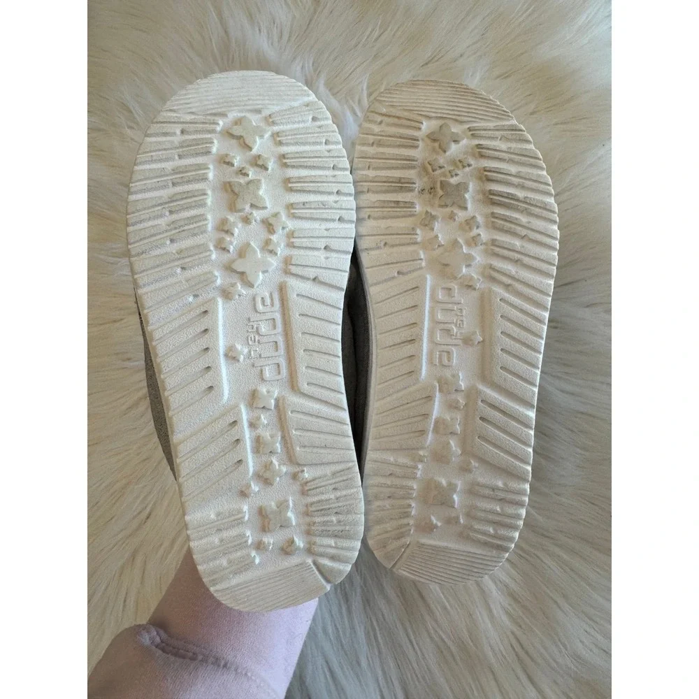 Hey dude Wendy youth‎ size 11 grey shoes
